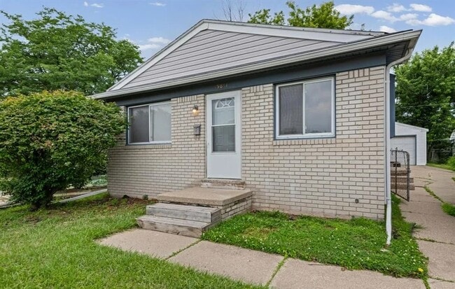Photo - 19861 Vermander Ave