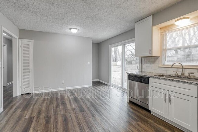Photo - 5311 NE 46th Terrace