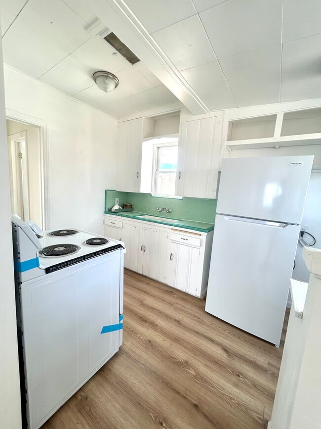 Photo - Eclectic 2 Bedroom 1 Bathroom Home