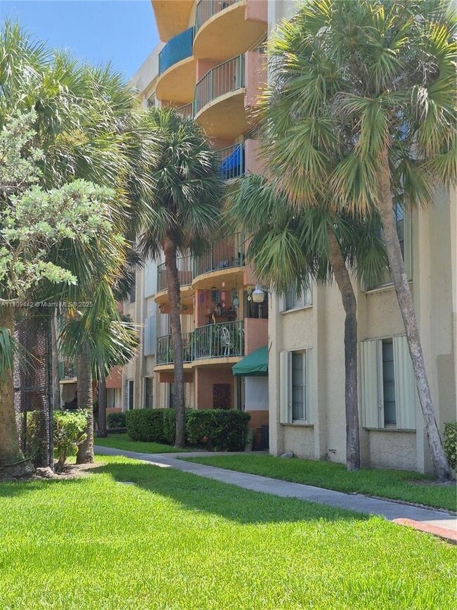 Building Photo - 9320 Fontainebleau Blvd Unit 201-201 Rental