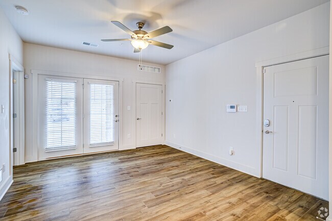 1 BD, 1BA - 540SF - Living Room