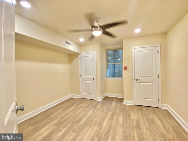 Photo - 1950 N Gratz St