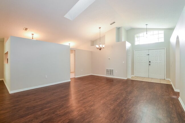 Photo - 2857 Aragon Terrace