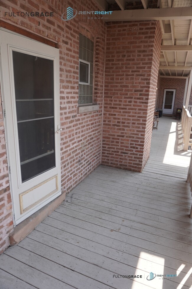 1253 W Devon Ave Unit 2E
