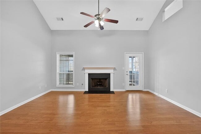 Photo - 3921 Riverlook Pkwy SE Unit 210