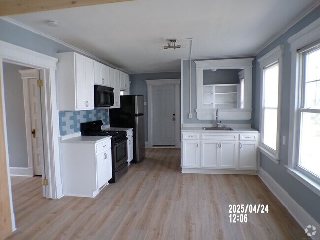 Building Photo - 72 Washington Ave Rental