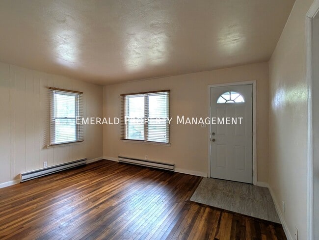 Photo - 2720 Prial Ave