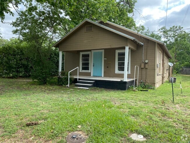 Building Photo - 985 N Chamberlain St Rental