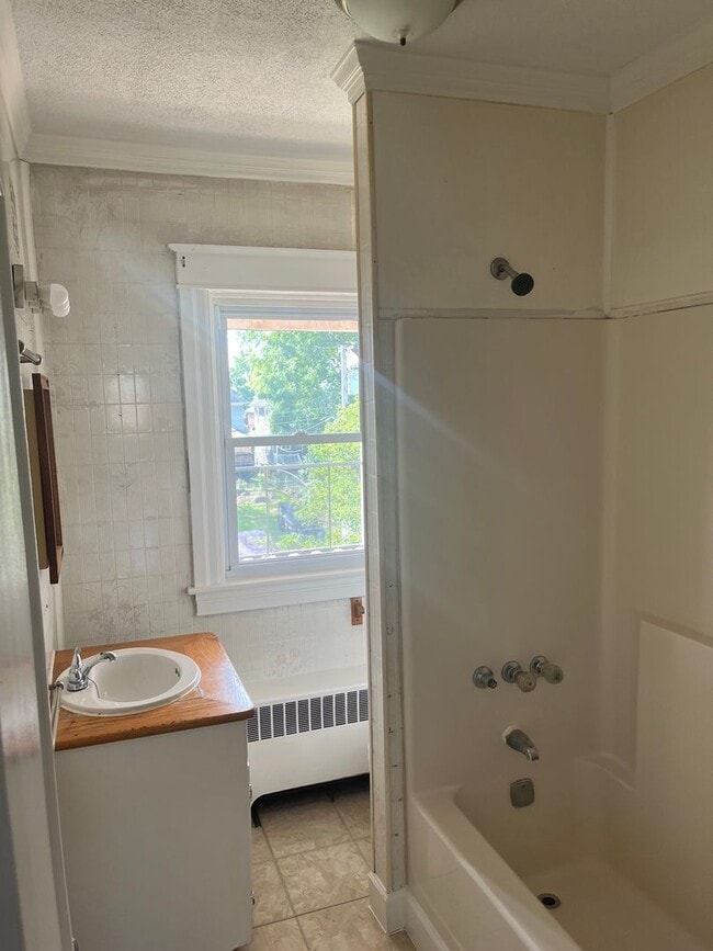 Photo - 844-844 Summit Ave Unit 842 - 2