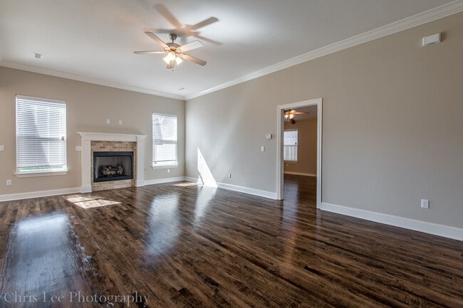 Photo - 3bed 2bath, LOADED w/Amenities near Stonebridge Meadows Country Club