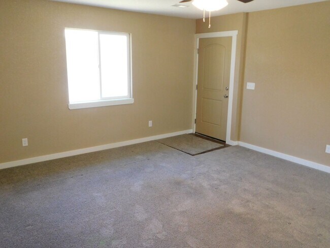 Photo - Nice 3 bedroom, 2 bathroom home located in...