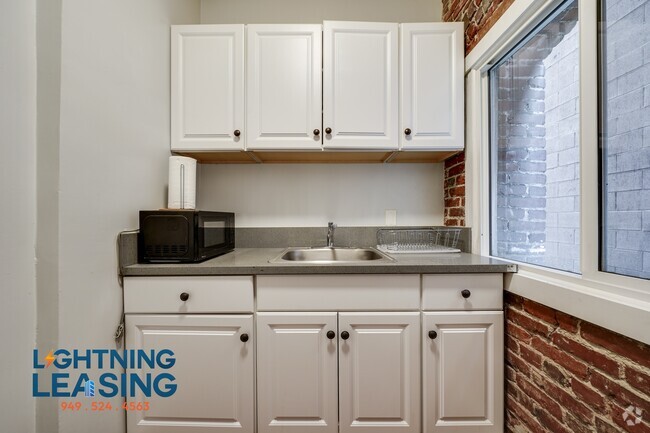 Building Photo - 1420 Flower St Unit 7 Rental