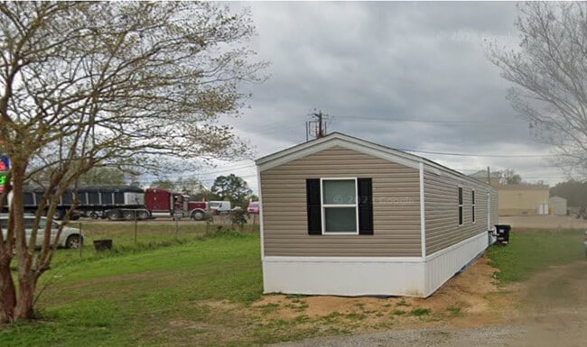 Hidden Acres Park. - Hidden Acres Park. House