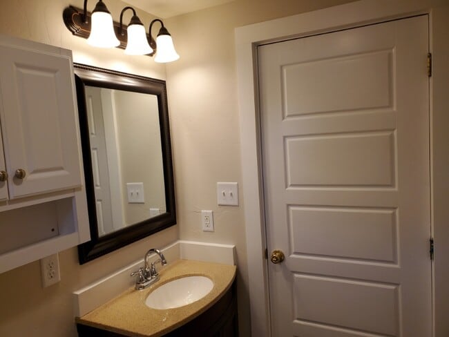 Photo - 323 Smith Ave