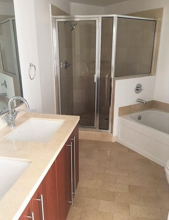 Photo - 79 SW 12th St Unidad 3006S
