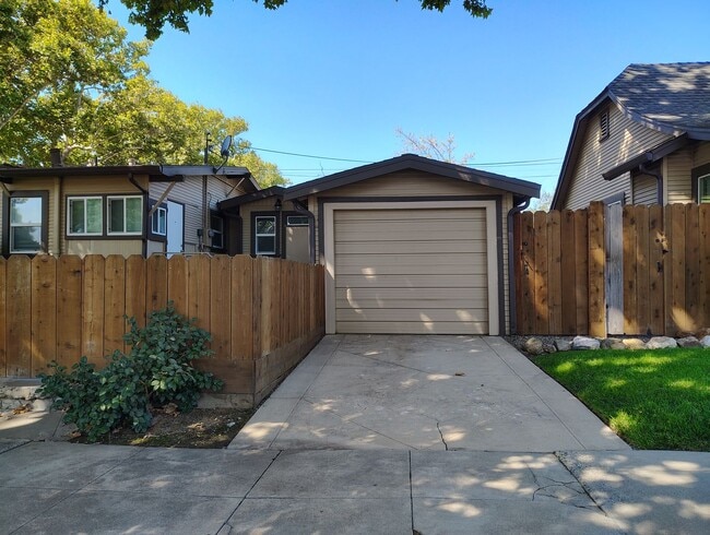 Photo - 701 Tuolumne Blvd