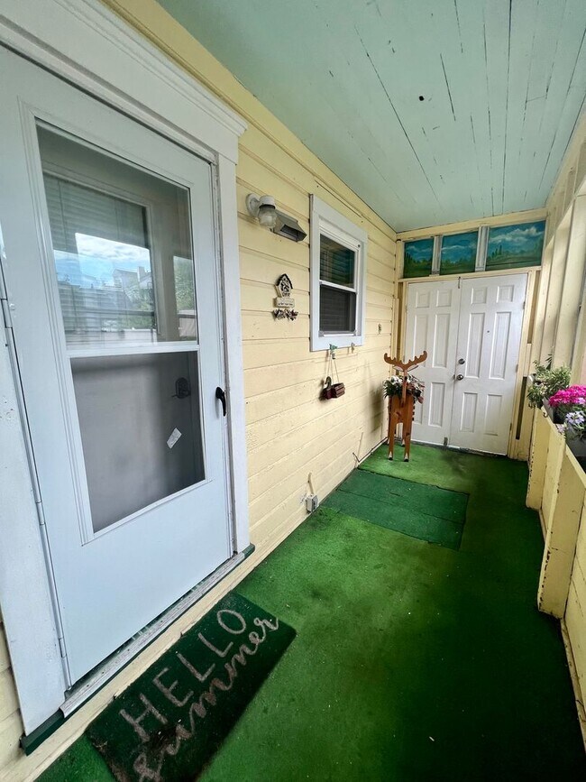 Photo - 419 Taylor St Unit Upper