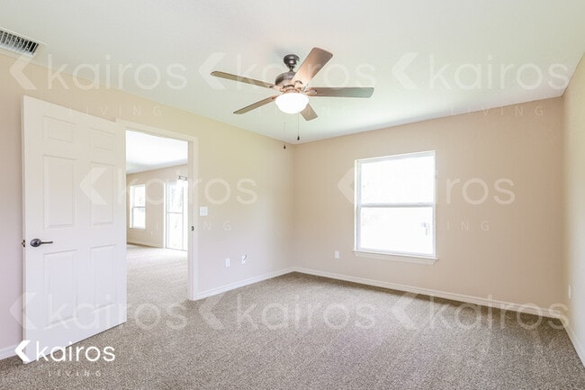 Photo - 419 Marion Oaks Pass