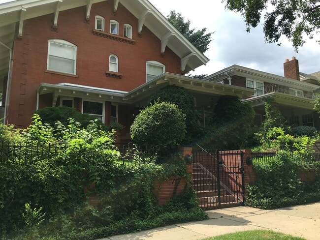 Photo - 717 N Emerson St Unit 3rd fl apt