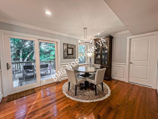 Photo - 2935 Summerfield Rd
