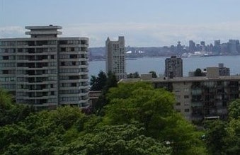 Building Photo - The Lamplighter