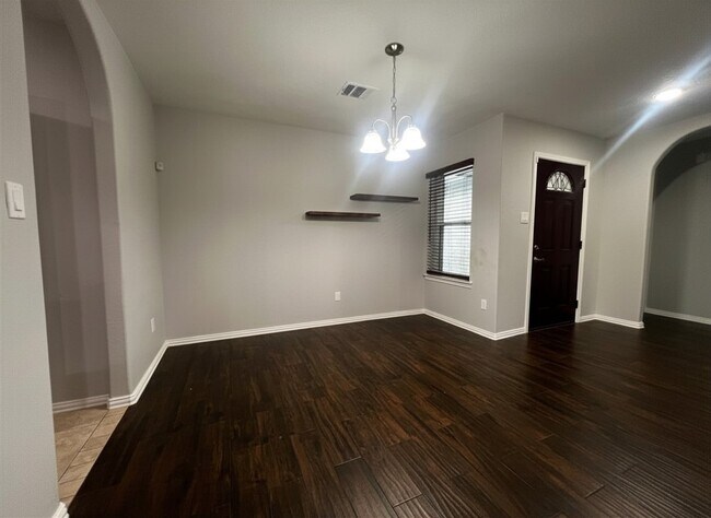 Photo - 25314 Laurel Green St