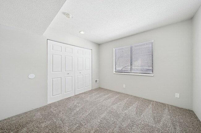 Photo - Fox Grove Apartments