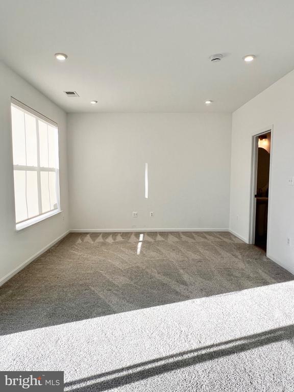 Photo - 310 Andrew Ct