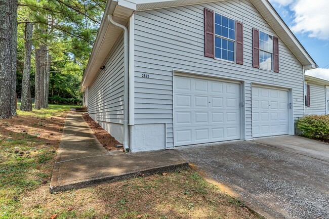 Building Photo - 2820 Airwood Dr Rental