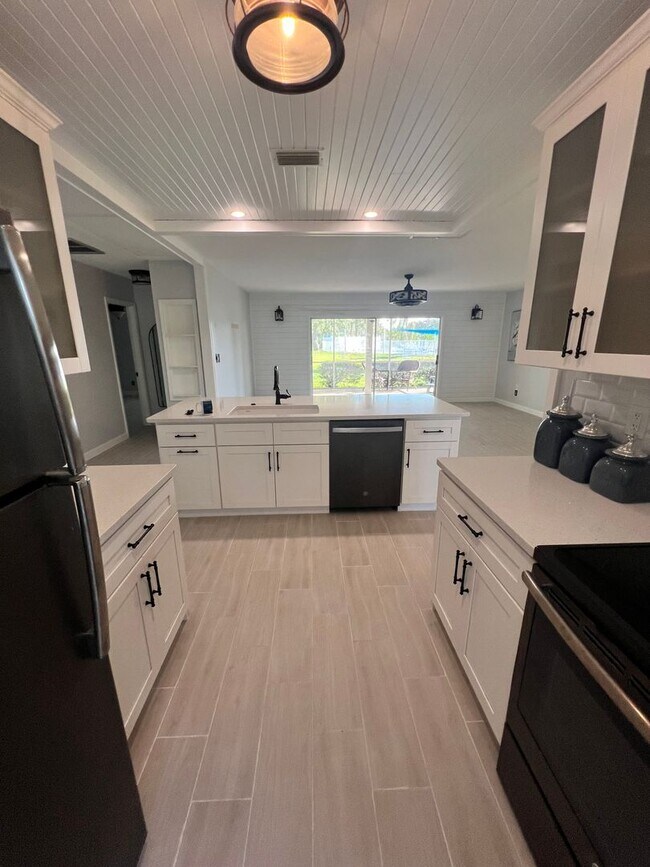 4 Antigua Cir