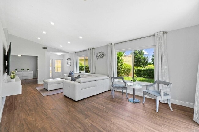 Photo - 19977 Villa Medici Pl