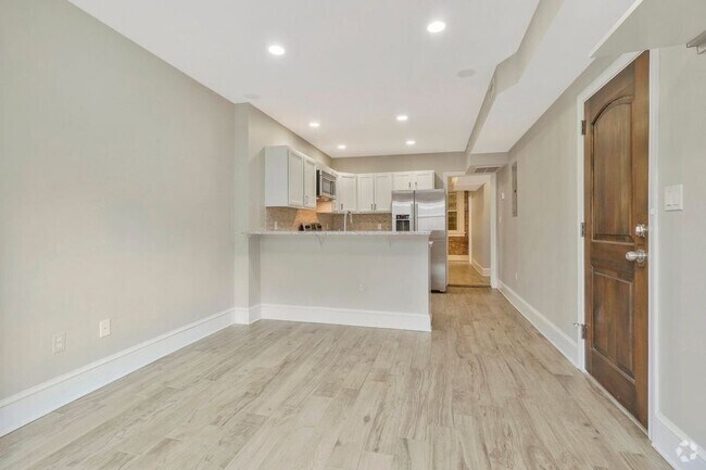 Building Photo - 1227 15th St NW Unit 1 Rental