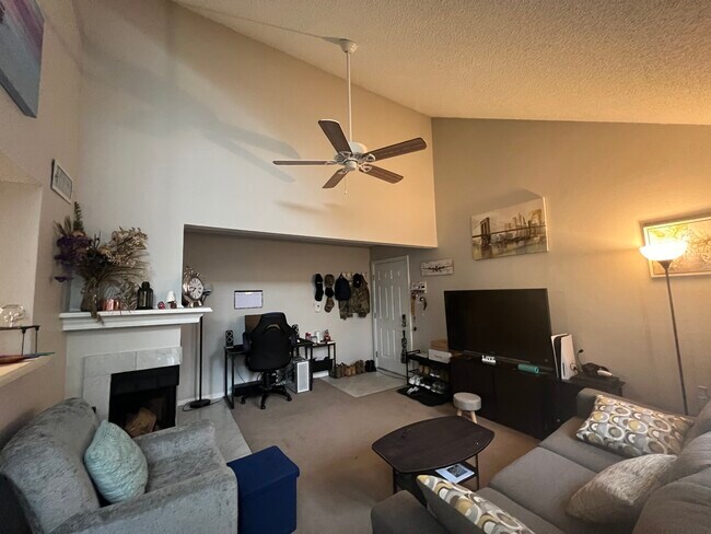 Living Room - 103 Carriage Crossing Ln Unit 103