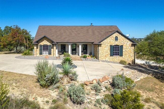 Building Photo - 702 E Summit Dr