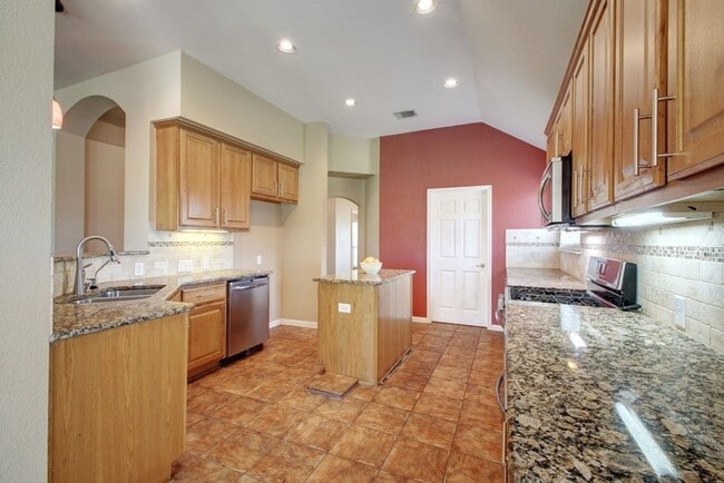 Photo - 19704 Vilamoura St