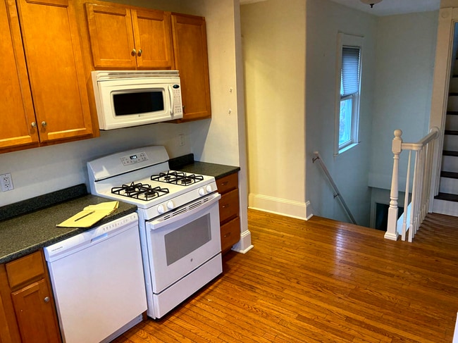 Photo - 192 Pleasant St Unit 2