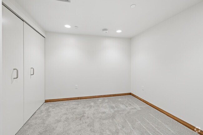 1BR, 1BA - 1,424SF - Primary Bedroom