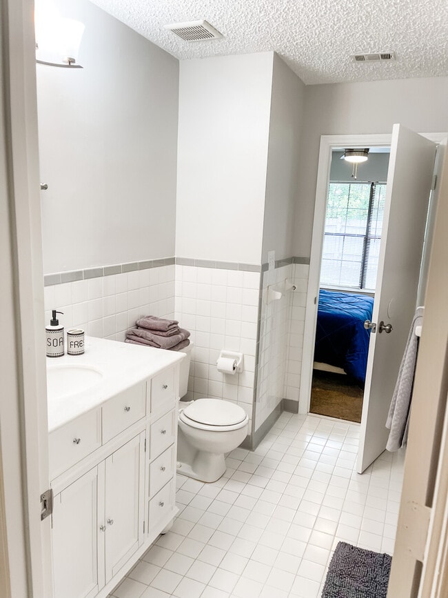 Photo - Newly Updated Furnished 2 bed 1 bath