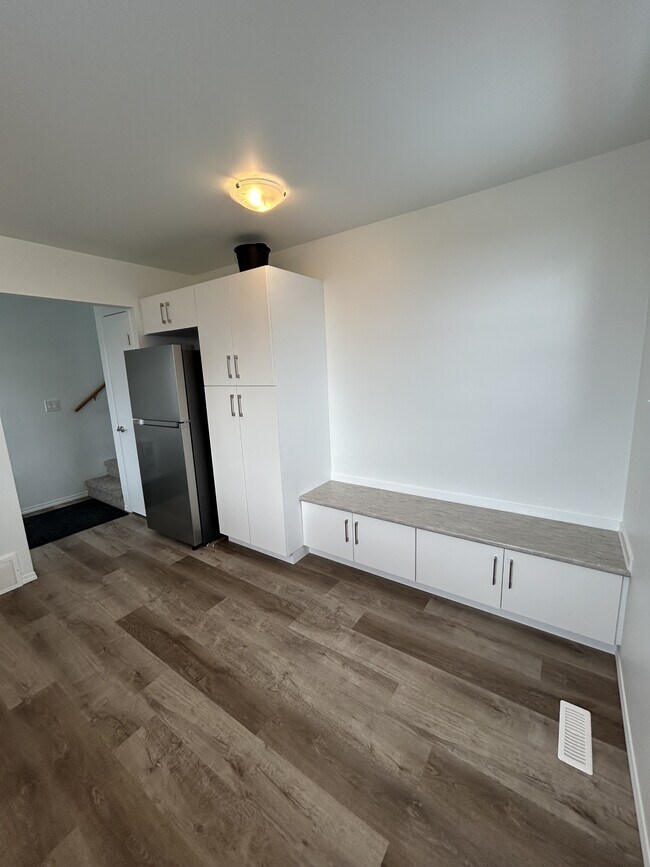 Photo - 7612-7136 136 Ave NW Unit Upper G2