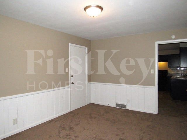 Photo - 4430 Wycombe Ln
