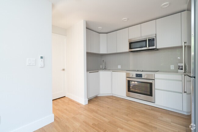 Building Photo - 335 Harvard St Rental