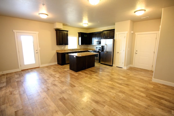 Photo - Creekside Oaks