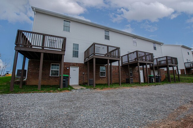 Quaint One Bedroom Apartment Off Ringgold Rd. - Quaint One Bedroom Apartment Off Ringgold Rd.