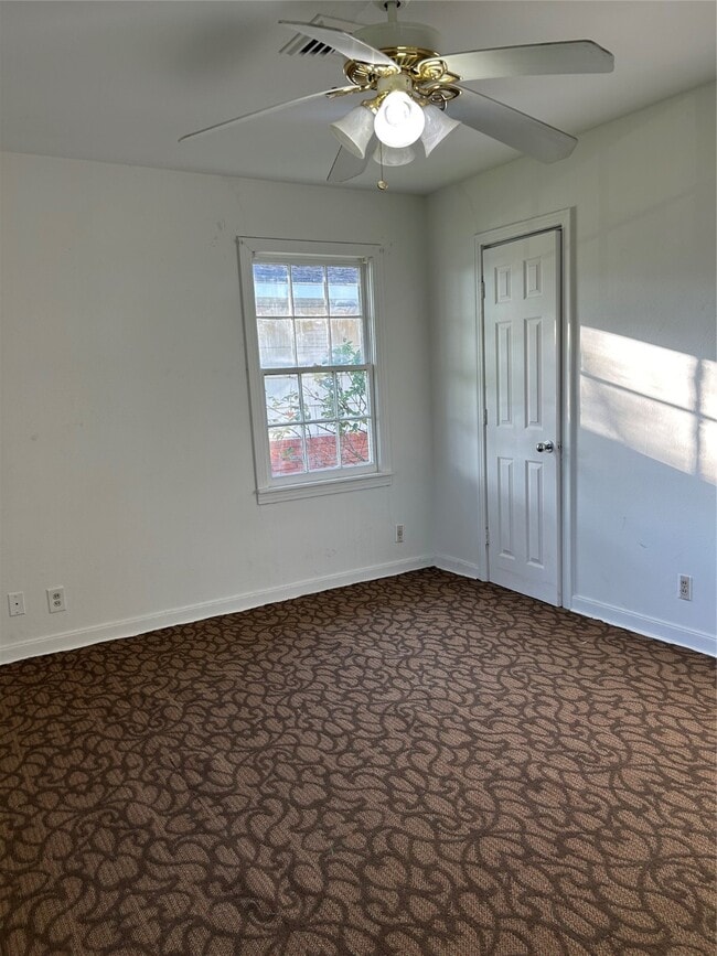 Photo - 2007 N Avenue H