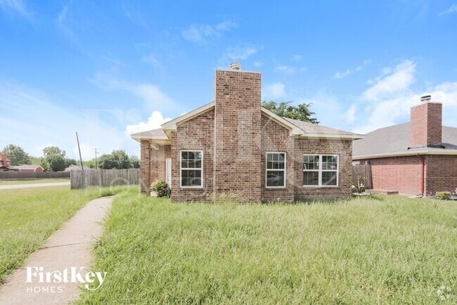 Building Photo - 1633 Mockingbird Ln Rental