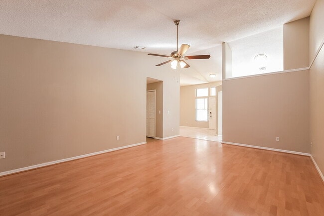 Photo - 1052 Alpug Ave