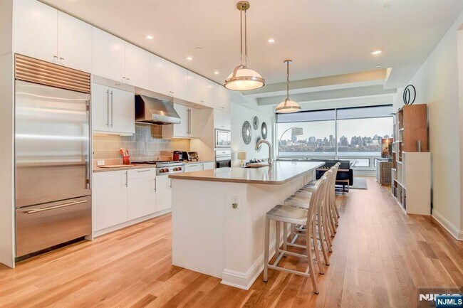 Photo - 9 Somerset Ln Unit 405