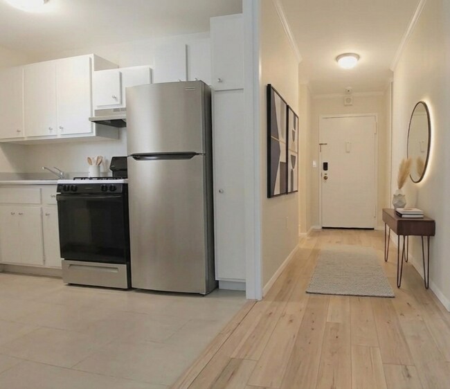 Photo - 2 Hawthorne Pl Unit 5F