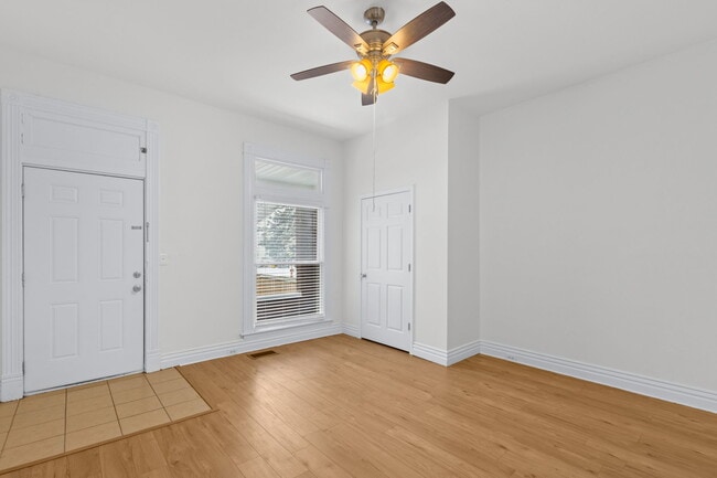 Photo - 449 E Brandeis Ave