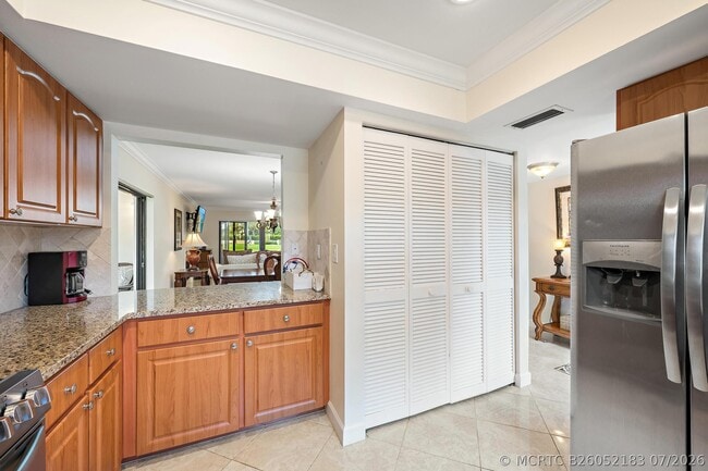 803 Clubhouse Cir